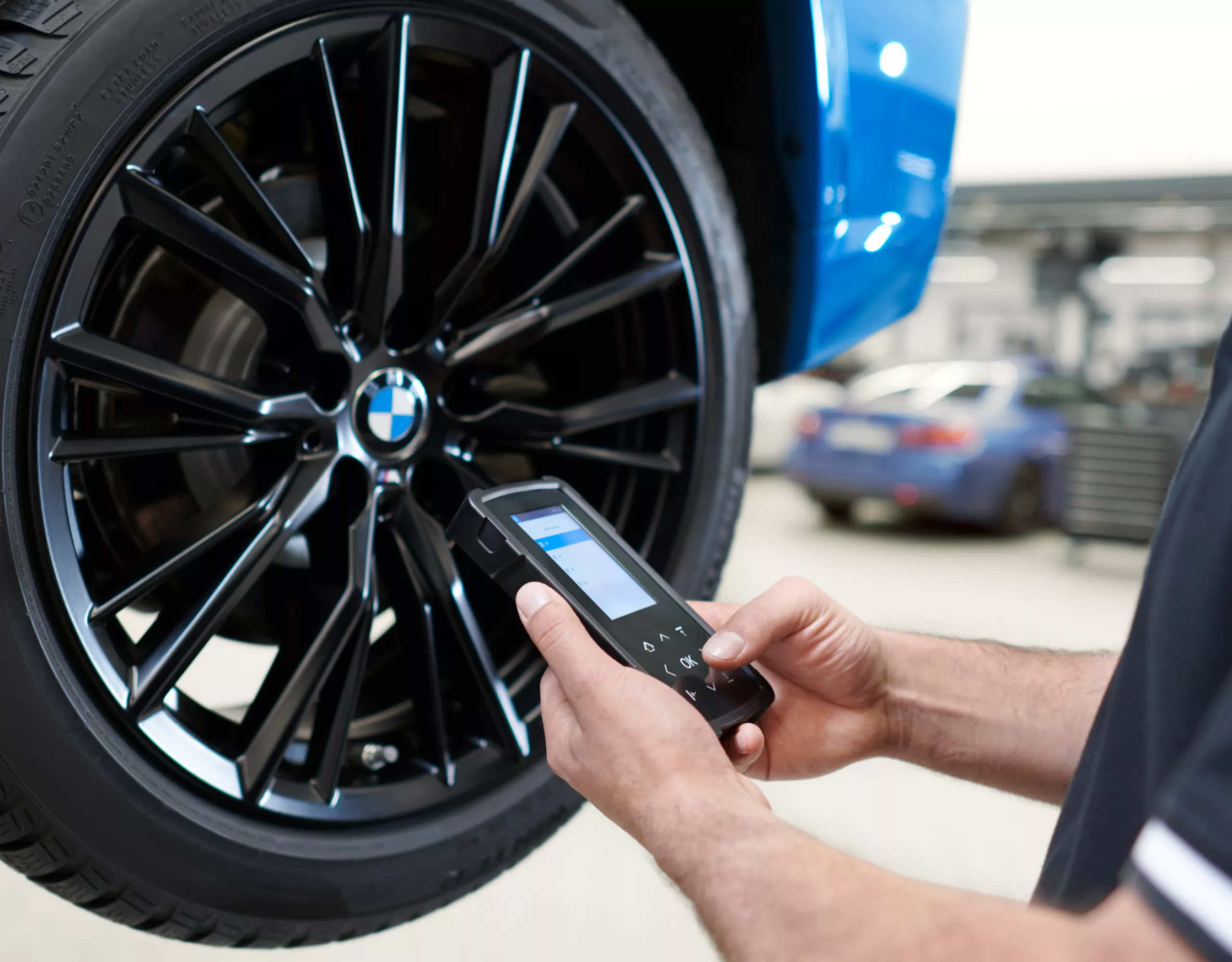 التشخيص الرقمي لحالة العجلات المعدنية والإطارات المطاطية من BMW