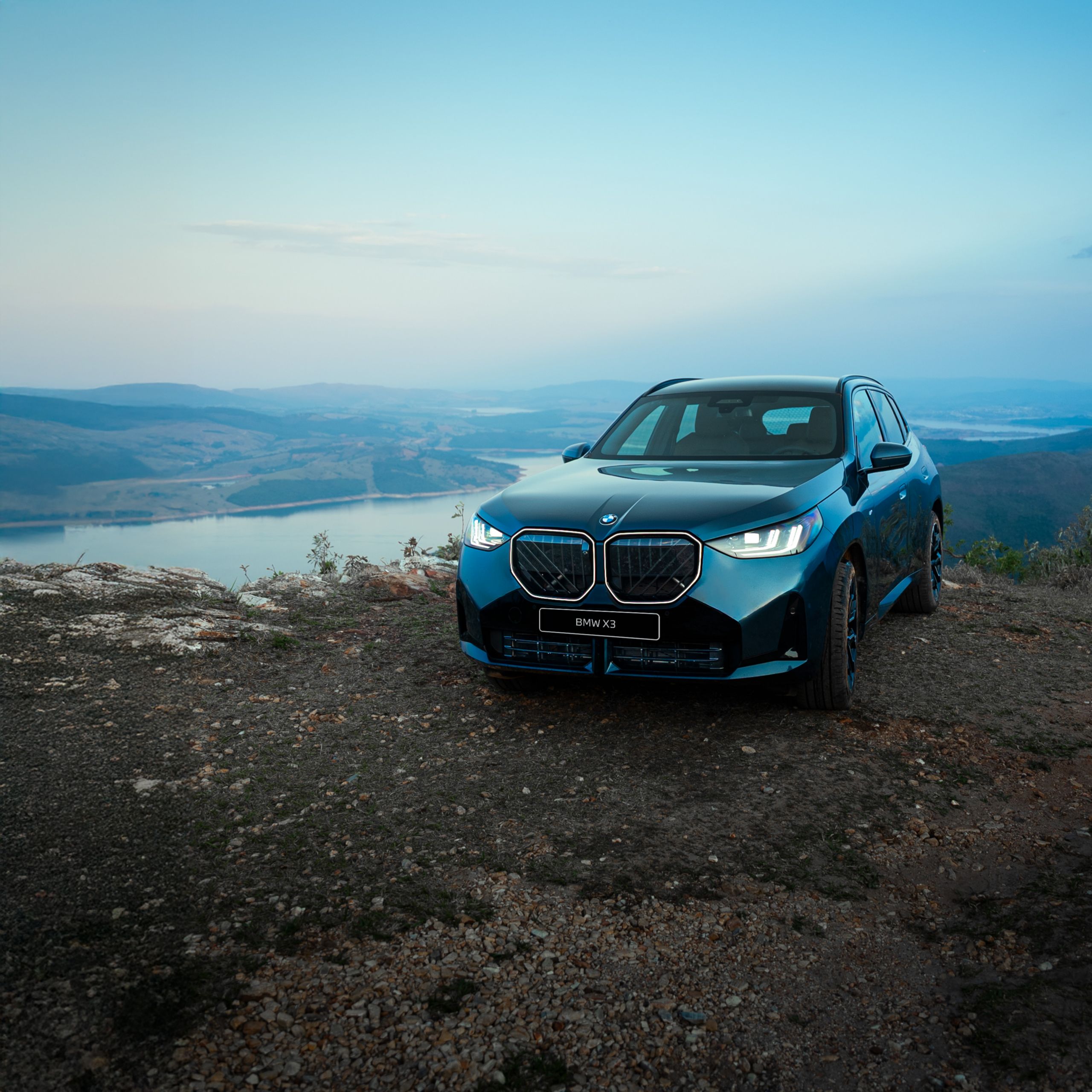 Teaser do BMW X3 G45 2024.