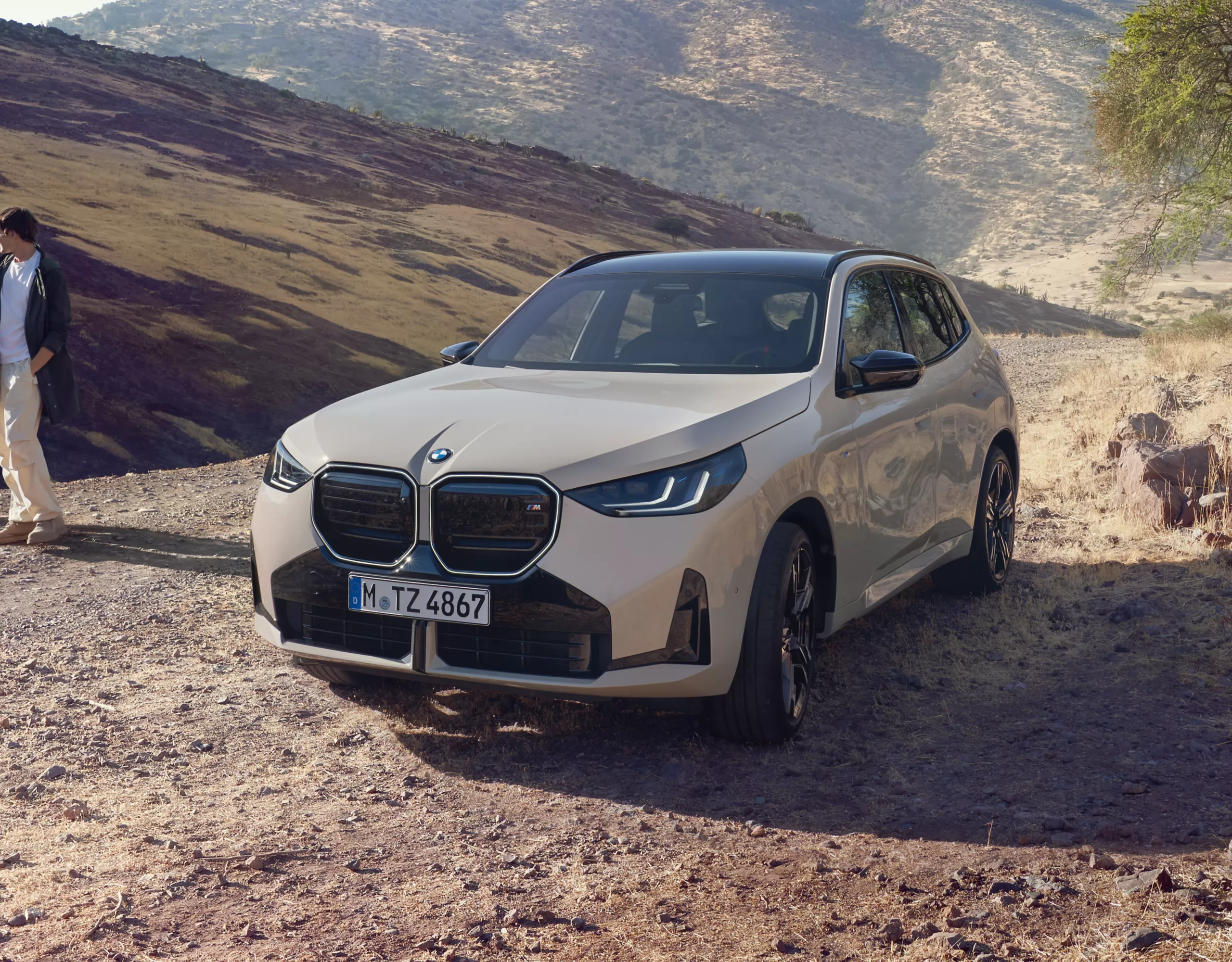 BMW X3 M50 xDrive white front view 