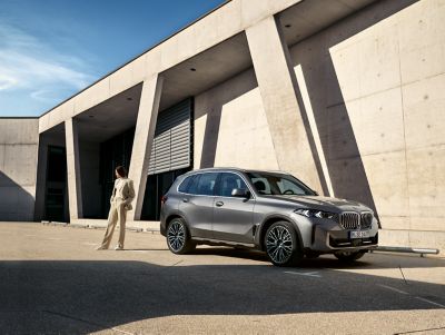 BMW X5 grey front view 