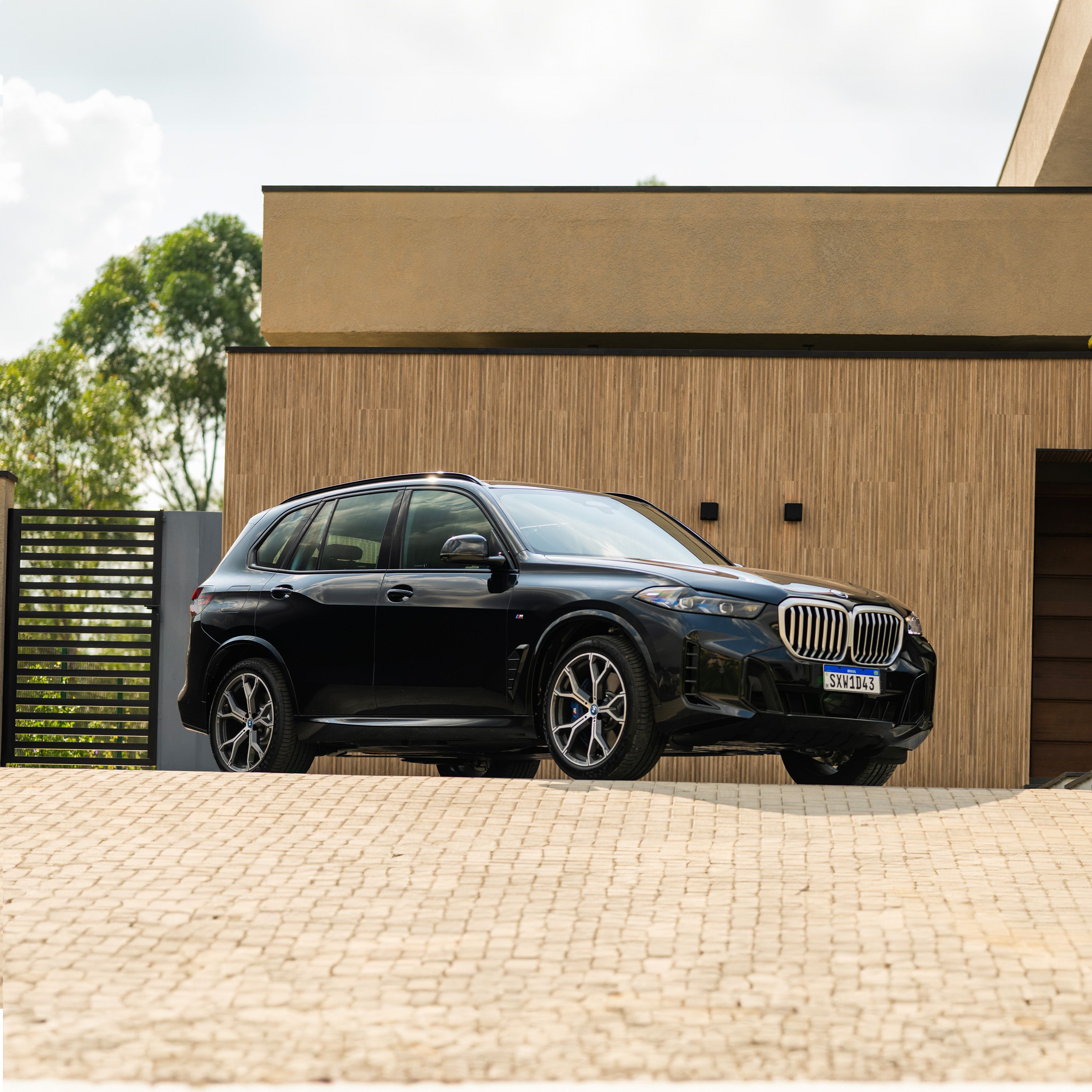 Teaser do BMW X5.