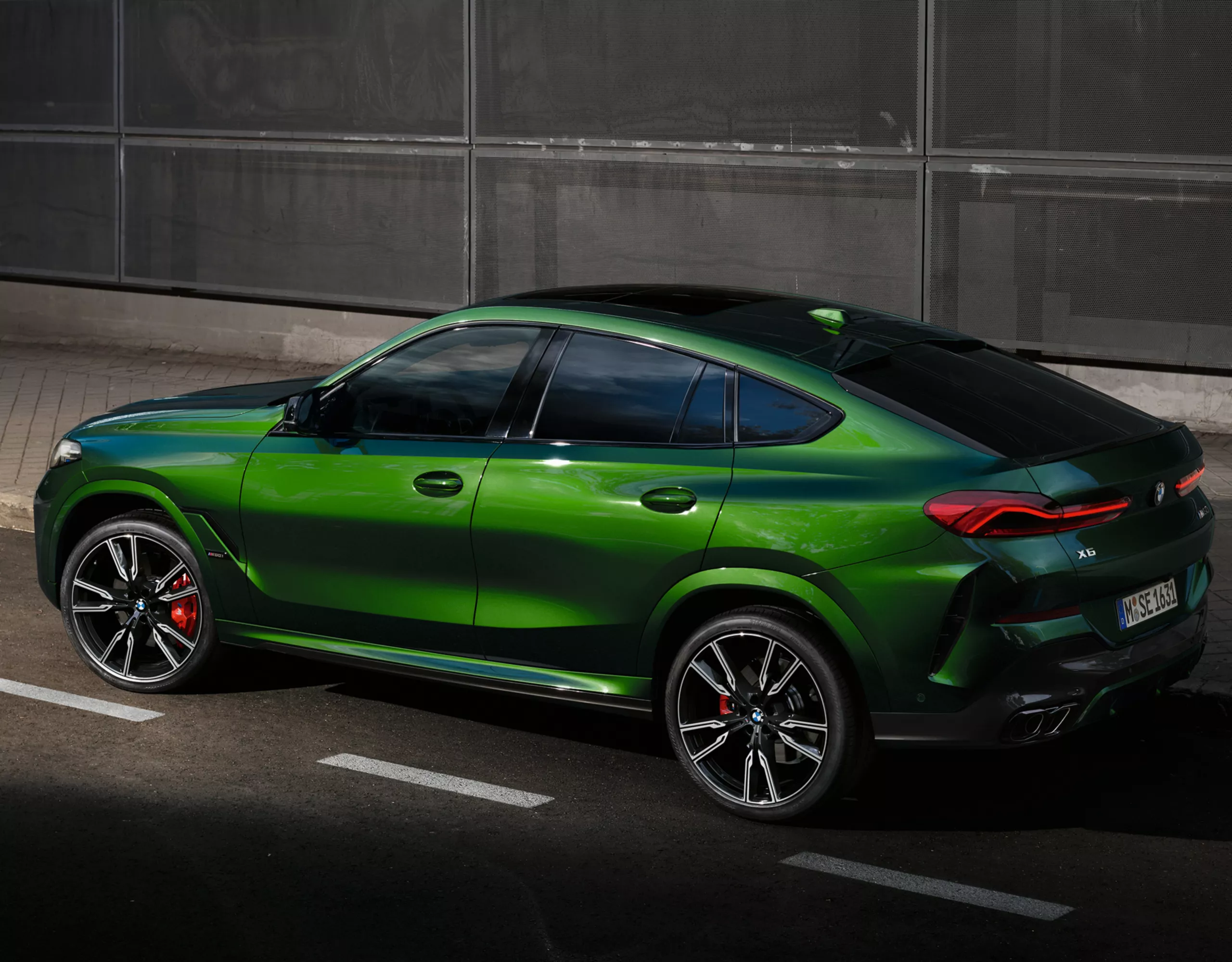 BMW X6 M60i xDriveのエクステリア