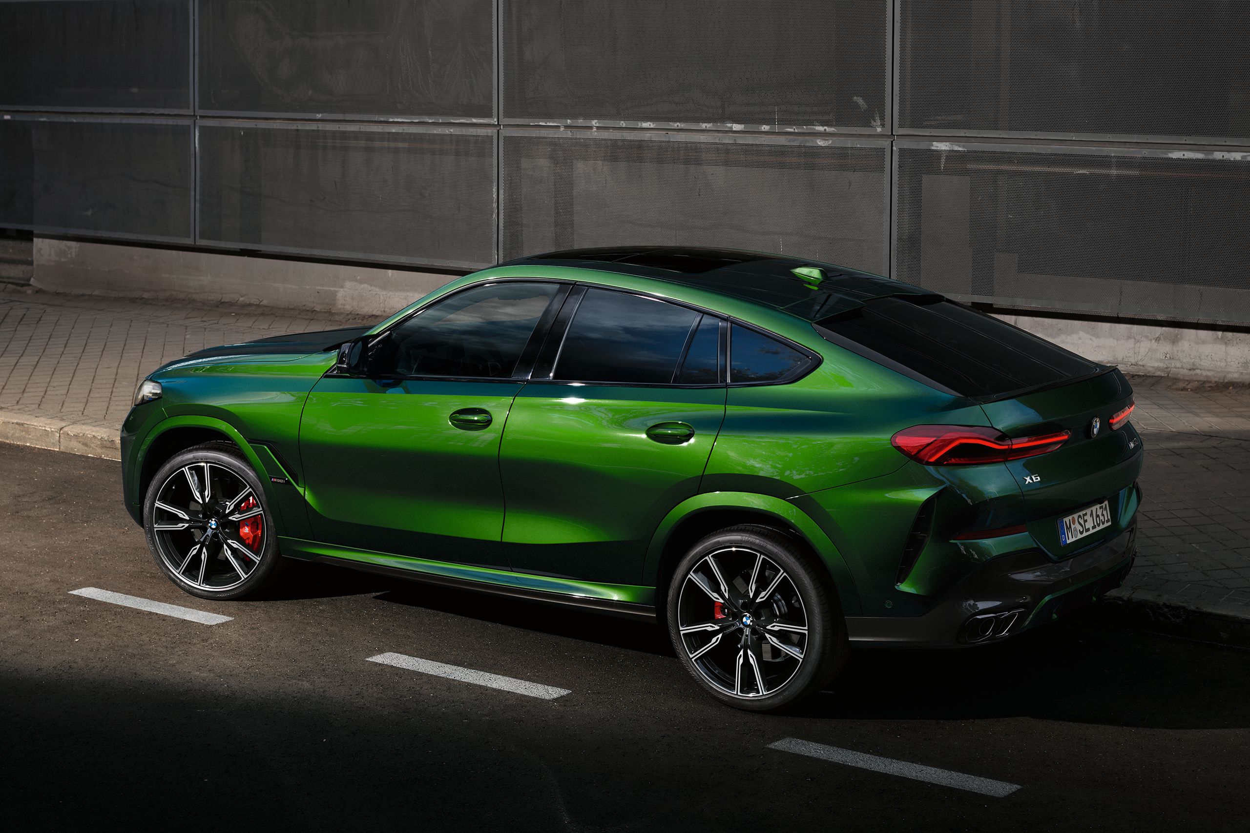 BMW X6 M60i xDriveのエクステリア
