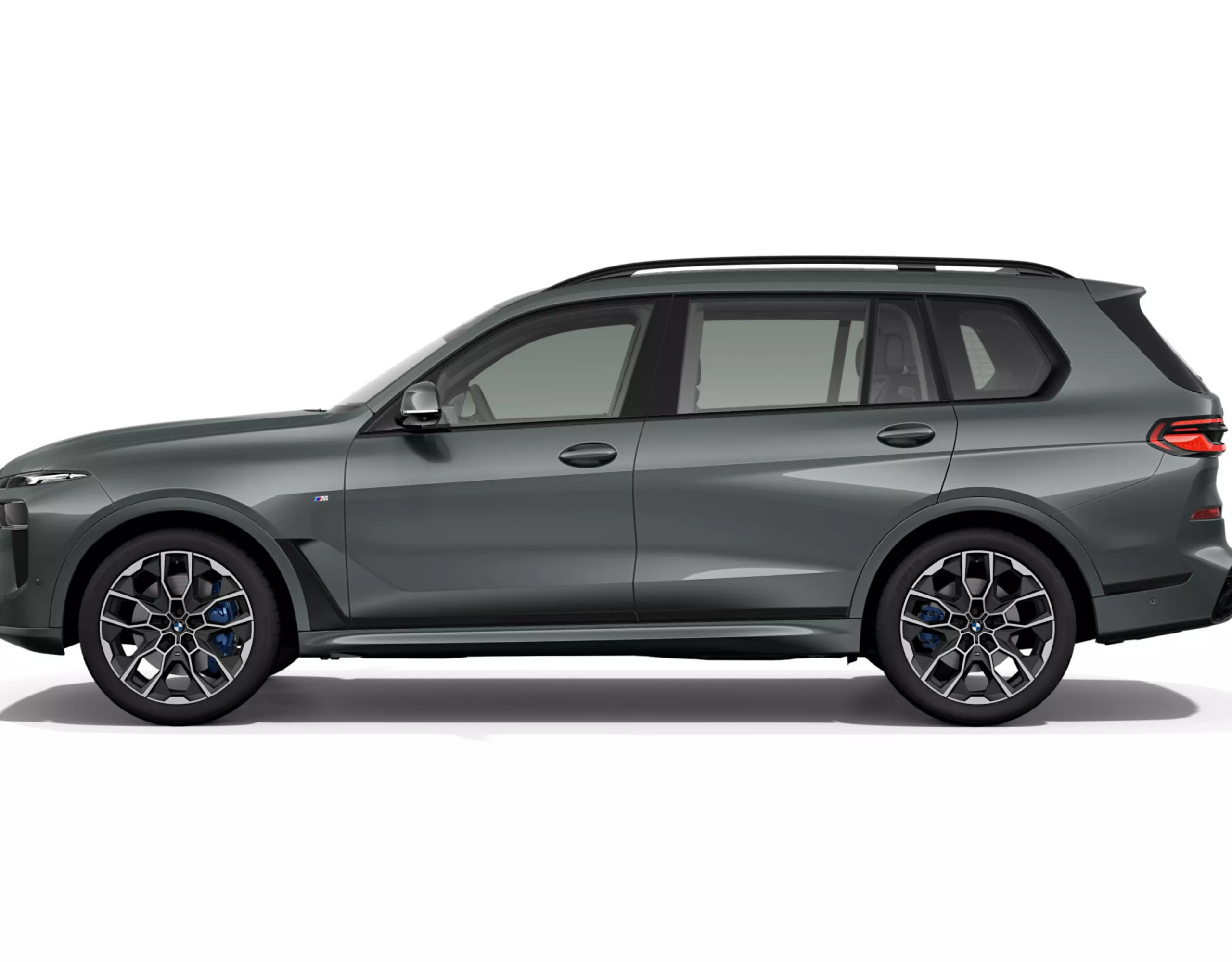 Vista lateral do BMW X7.